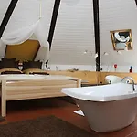 فندق Specht 3*